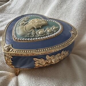 Sankyo Musical Jewelry Box Heart Blue Enamel Gold Cameo Pearl Vintage Japan